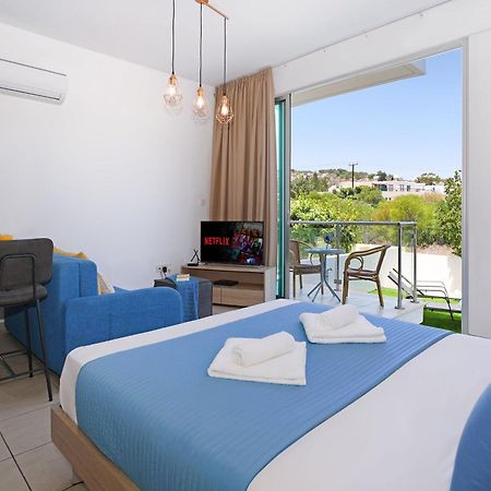 Meryl - Coralli Beachfront Apartment Протарас Екстер'єр фото