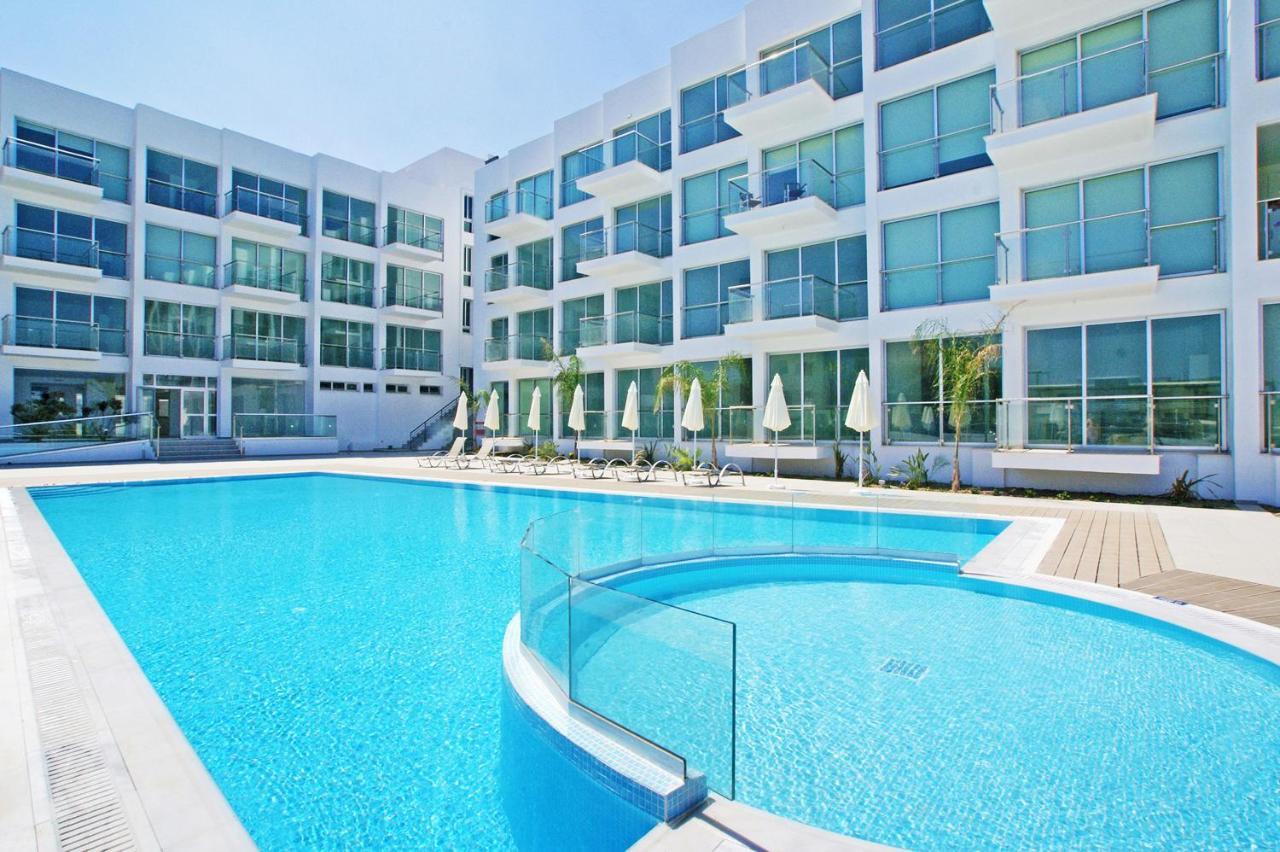 Meryl - Coralli Beachfront Apartment Протарас Екстер'єр фото