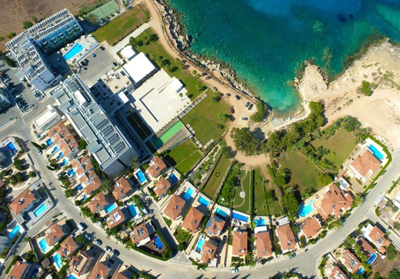 Meryl - Coralli Beachfront Apartment Протарас Екстер'єр фото