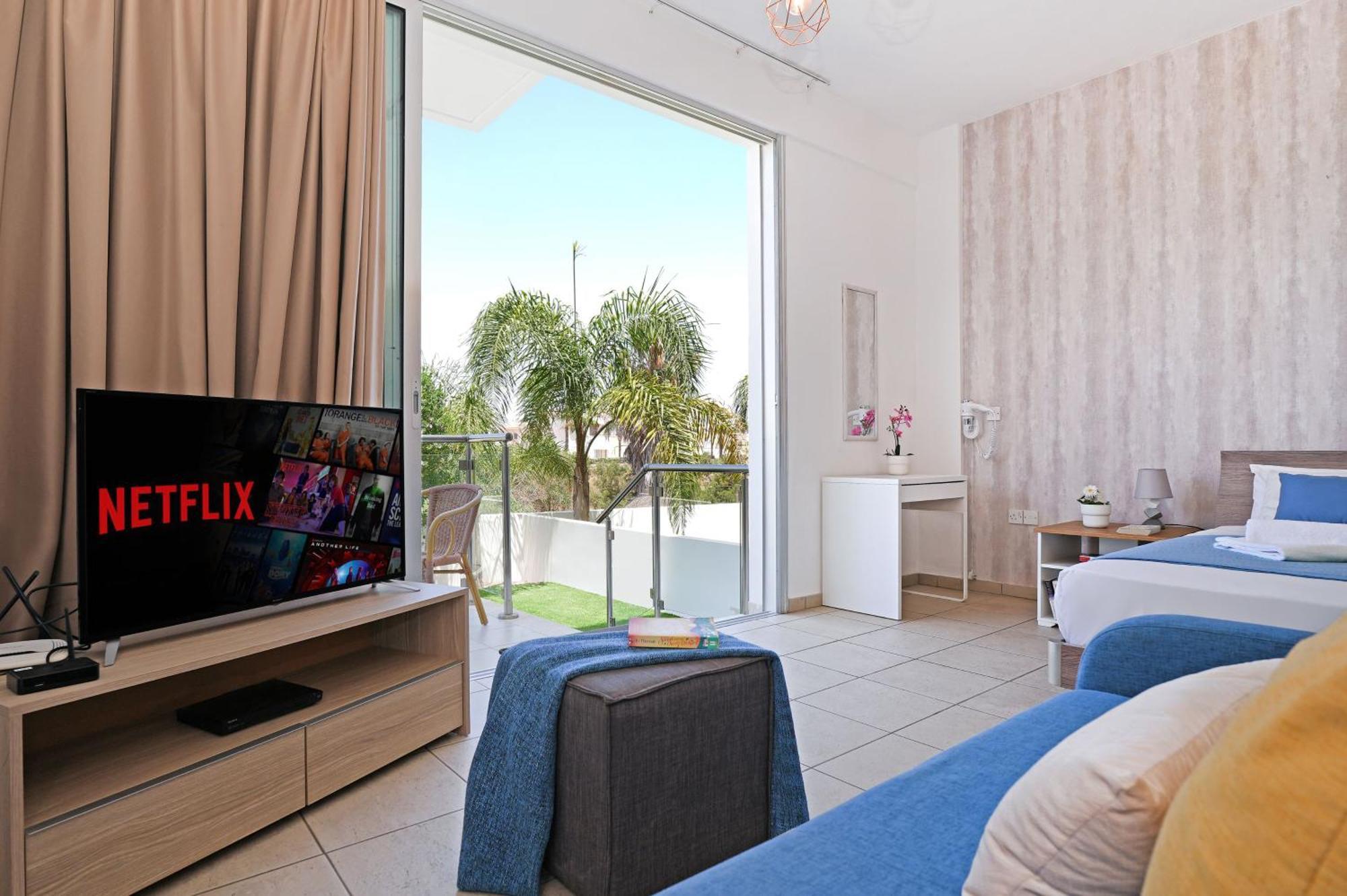 Meryl - Coralli Beachfront Apartment Протарас Екстер'єр фото